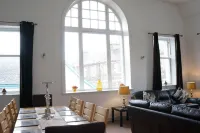 Large Apartment in Rothesay on The Isle of Bute Hotels in Tighnabruaich