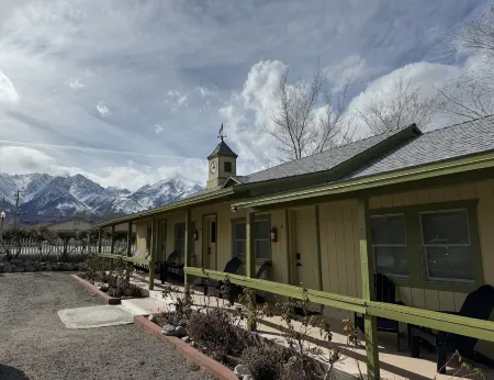 Eastern Sierra Motor Lodge