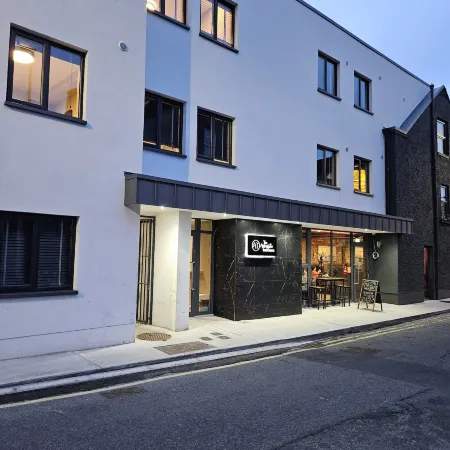 The Abbeygate Townhouse Отели рядом с достопримечательностью «Испанская арка»