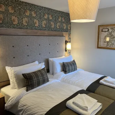 Queens Head Inn Hotels near Penrith Castle