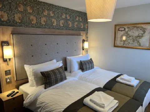 Queens Head Inn Hotels near Penrith Castle
