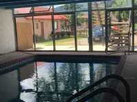 Garden of the Gods Motel - piscina