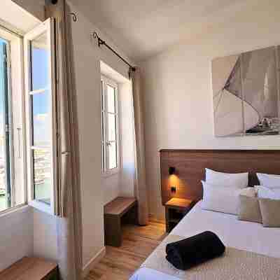 Hôtel Du Port Rooms