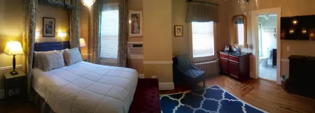 Bellevue Manor Отели рядом с достопримечательностью «Брейкерс»