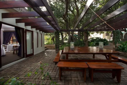 Milkwood Lodge - vue sur la montagne