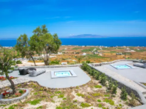 Elysian Santorini Hotels in Finikia