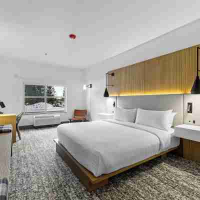 The Evergreen Hotel Rooms