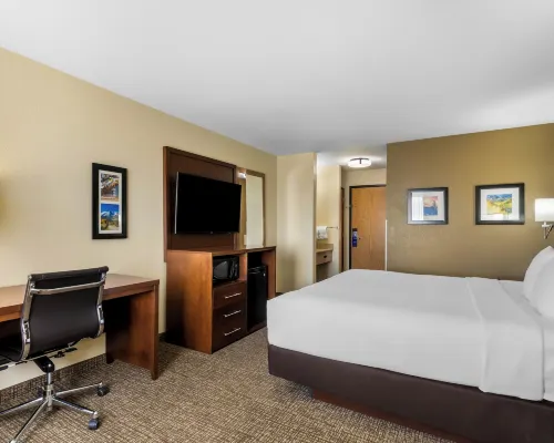 Comfort Inn & Suites Greeley Hotels in Greeley
