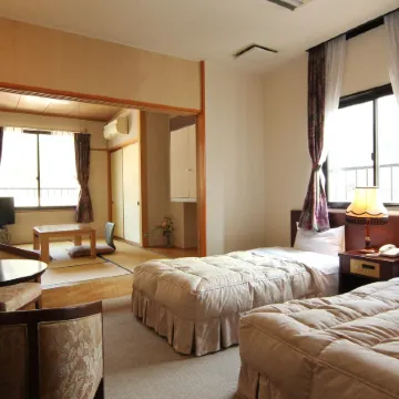 Gokayama Onsen Akaokan