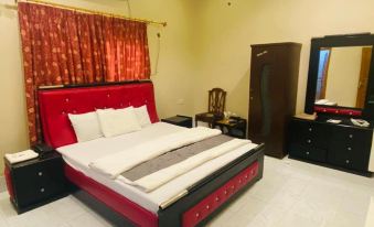 Holiday Inn Guest House