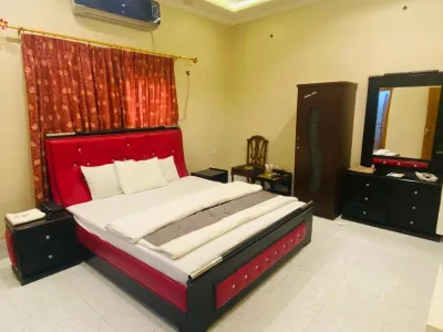 Holiday Inn Guest House Các khách sạn gần Baba Khushi Ram Mandir Rohri