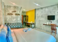 Hug Sakonnakhon Hotels near Wat Nong Phai