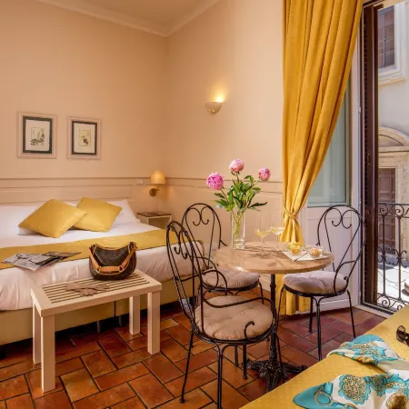 Aenea Superior Inn Отели рядом с достопримечательностью «Станция метро Cavour»