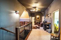 Towering Oaks Event & Retreat Center