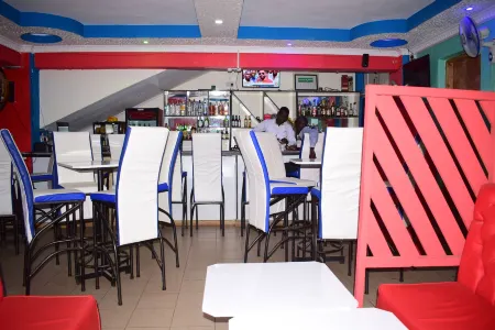 Hotel Winstar Отели в г. Элдорета