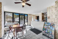 Bay Breeze Inn Hotels in Seaside