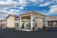 Super 8 by Wyndham Oklahoma Airport Fairgrounds West Hotel a 