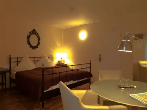 ホテル モンテ クリスト ケルン市役所周辺のホテル