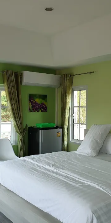 ห้องมาตรฐานเตียงคิงไซส์พร้อมระเบียง