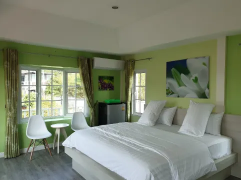 ห้องมาตรฐานเตียงคิงไซส์พร้อมระเบียง