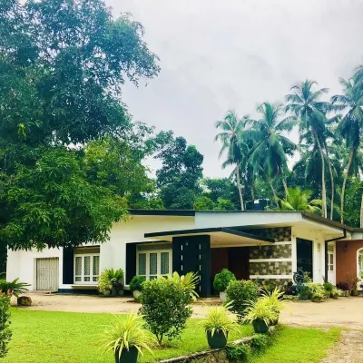 The  Nature  Holiday  Home Hotels near Sinharaja Rainforest Lankagama Entrance