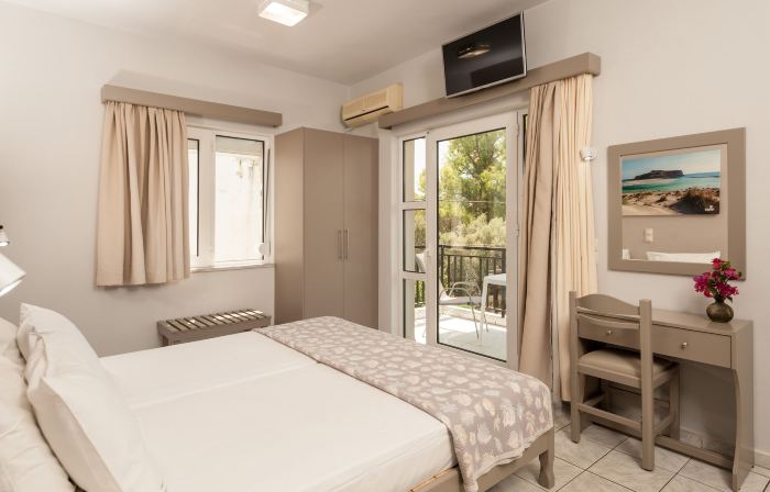 Niriis Hotel