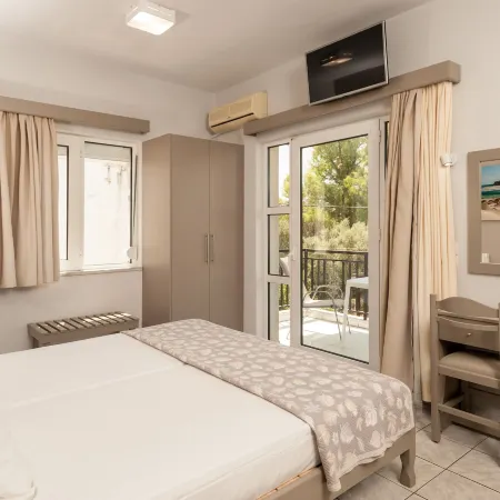 Niriis Hotel
