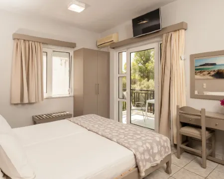 Niriis Hotel Hotels in Daratso