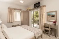 Niriis Hotel - parking