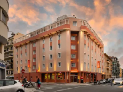 อีซี่โฮเทล นีซ โอลด์ทาวน์ โรงแรมในนีซ