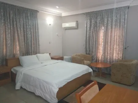 Junbic Apartment and Suites Отели рядом с достопримечательностью «Терминал аэропорта Абуджа Ннамди Азикиве»