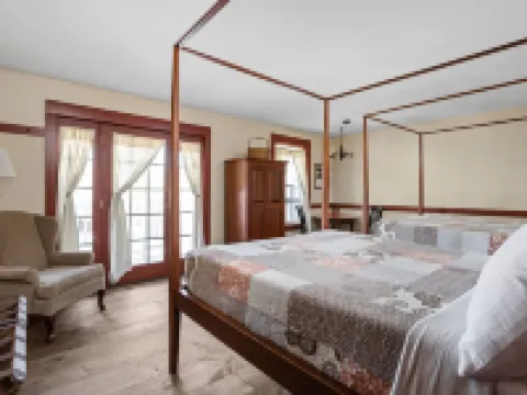 Artists Colony Hotels in Nashville
