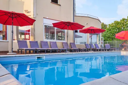 Authentic by Balladins Dijon / Marsannay-la-Côte Отели в г. Жевре-Шамбертен