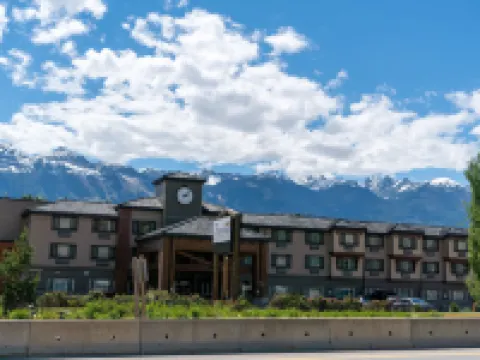 Prestige Golden Hotel Hotels in Golden