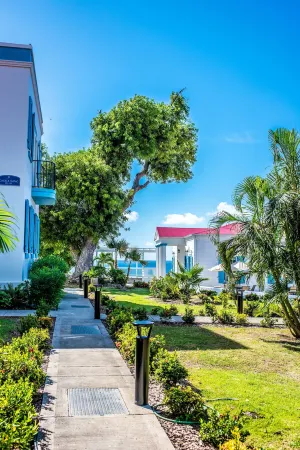 Hilltop Villas at Bluebeard's Castle Отели рядом с достопримечательностью «Форт Крисчен»