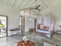 The Frangipani Tree by Edwards Collection - Thalpe Hoteles en Talpe