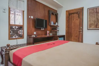 RedDoorz Near Galeria Mall 2 Hotels in Gondokusuman