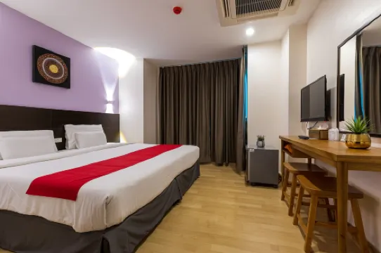 โรงแรม 24 แอทโฮม