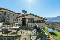 Family Friendly Rosa House Amazing View - Happy Rentals - piscina