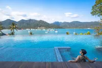 Bhuvarin Resort - Kolam Infiniti