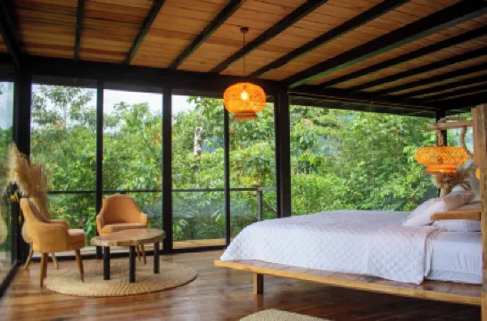 เซโดร อเมซอน ลอดจ์ โรงแรมใน