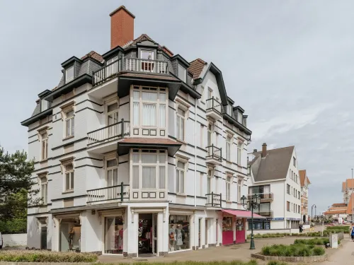 Renovated Flat Near Beach