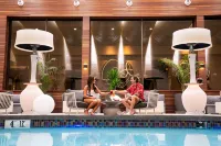 Hotel Arts - Rooftop Pools