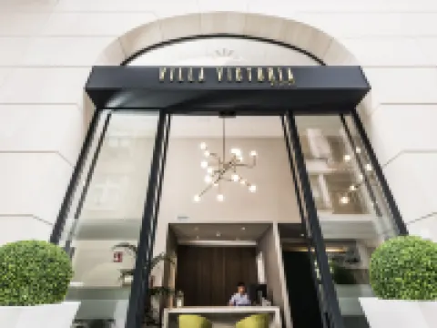 Intelier Victoria Hotels near Beach of La Concha