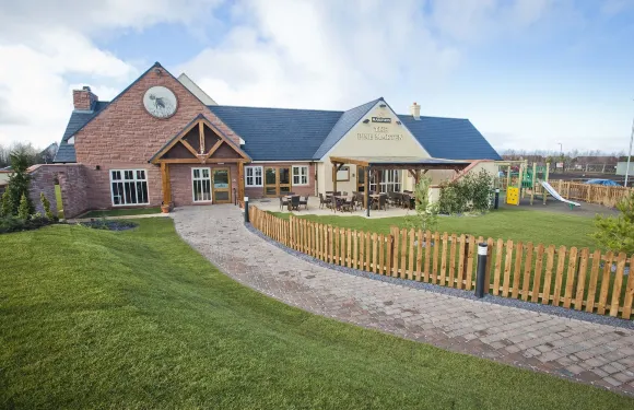 派恩馬丁 - 登巴爾馬斯頓旅館