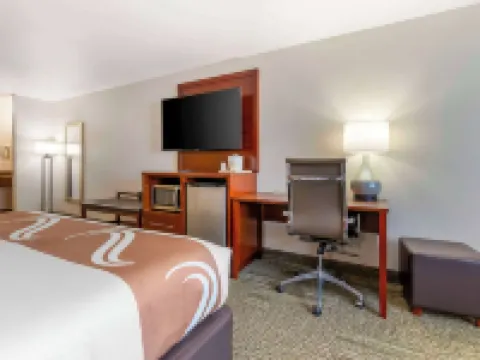 Quality Inn & Suites Stoughton - Madison South Hotels in Dane County
