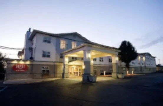 Host Inn an All Suites Hotel