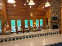Sapphire - A Lovely Cottage in the Woods with Mountain Scenery