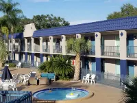 Clarion Inn & Suites Central Clearwater Beach - Pools