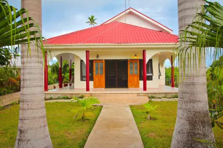 Tonga Holiday Villa Отели рядом с достопримечательностью «Ha'amonga'a Maui Trilithon»